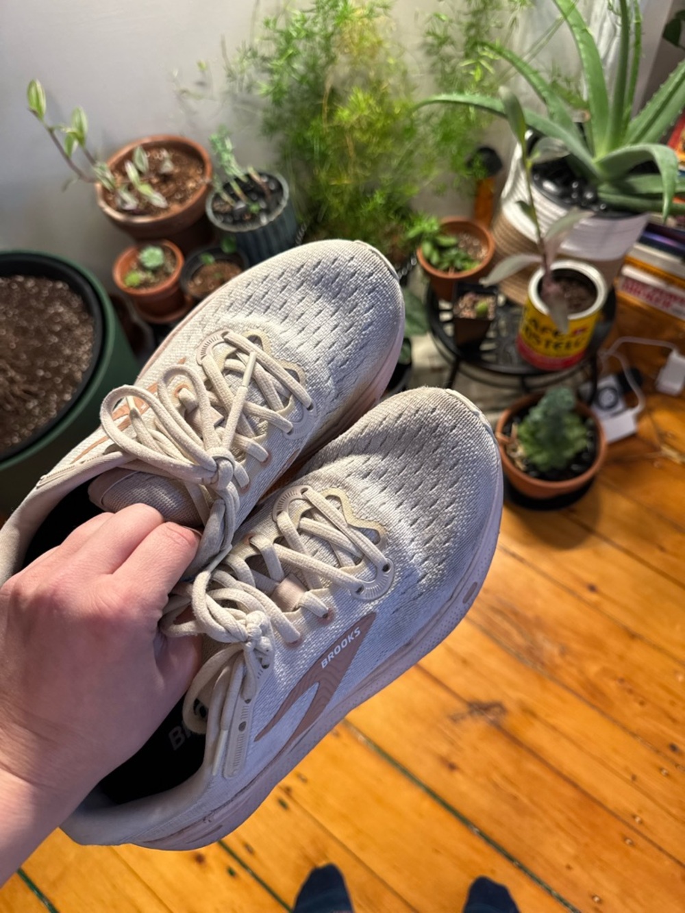 Brooks Neutral Cream Lace-Up Running Shoes